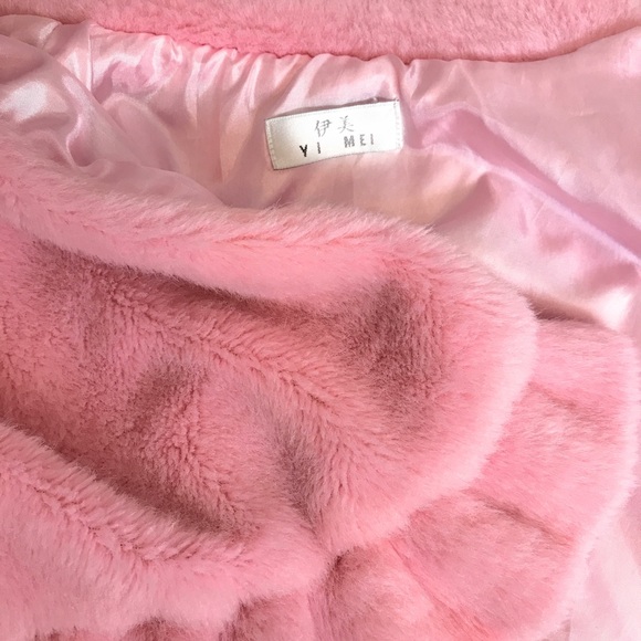 Super Cute Soft Pink Faux Fur top ( Versatile,l - Picture 4 of 6